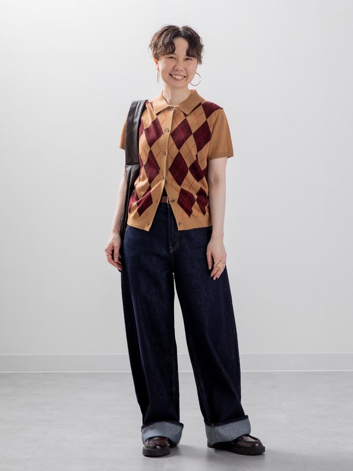 アーガイル柄の半袖ニットで秋っぽさをプラス 出典：StyleHint