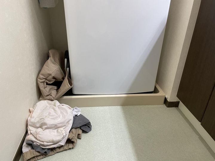 画像: 脱ぎっぱなしの服