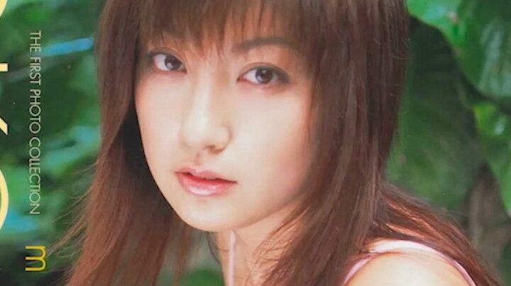 【写真・画像】熊田曜子（44）、グラビア現役の抜群スタイル披露 平成感あふれる登場に歓声 1枚目