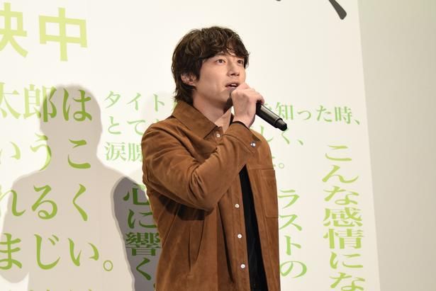 演技を絶賛するコメントが多く寄せられたことについて感謝の言葉を述べる坂口健太郎 撮影：ソムタム田井