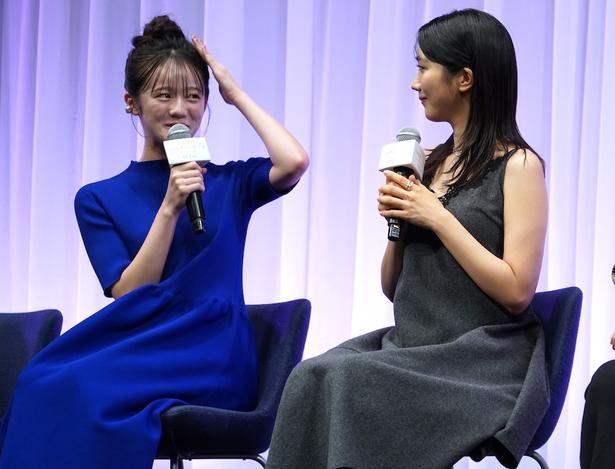 妹になれる！と思った瞬間は姉役の川口、松本に髪を整えてもらい、頭をポンポンとされたシーンだと笑顔で振り返る