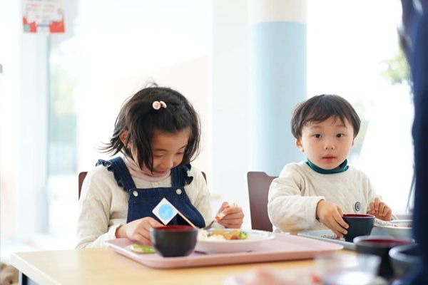 神戸国際大学が学生食堂で「こども夢食堂」を実施！食を通じて地域に愛される大学に