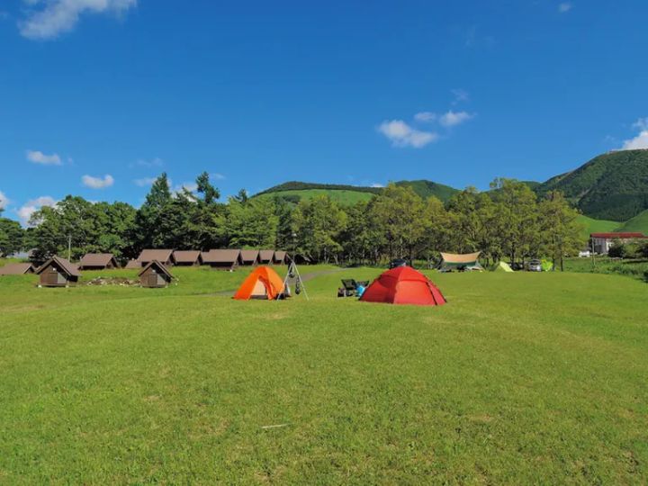 九重グリーンパーク泉水キャンプ村 - とても開放的なフリーサイト最大の場所