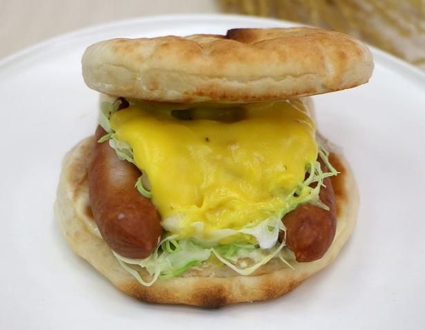 「黄金チーズソースのフォカッチャ」も登場！