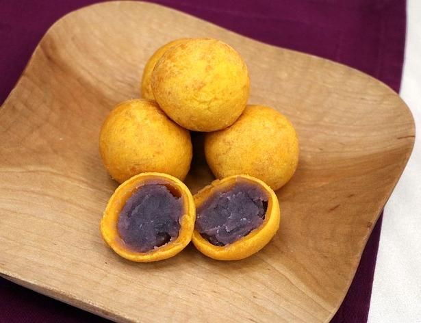 モチモチの食感もクセになる！「熱々おさつボール～紫いも～」