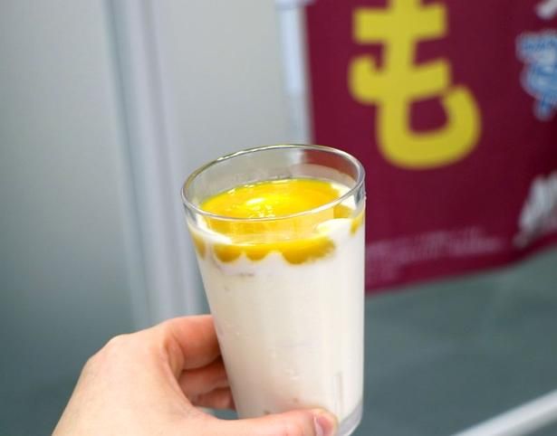「まぜるシェイク 蜜いも」は、鹿児島県種子島産の“安納いも”を使用したさつまいもドリンク