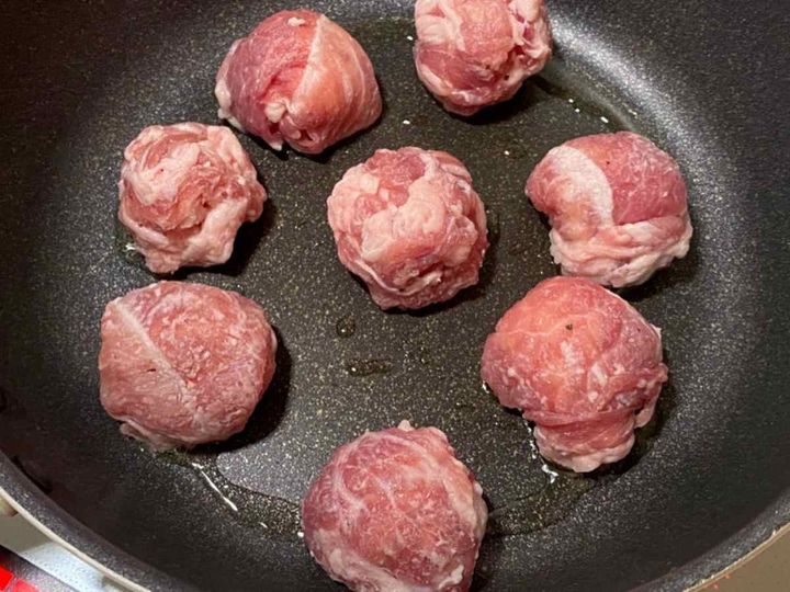 豚こまボールの大葉マヨ和え