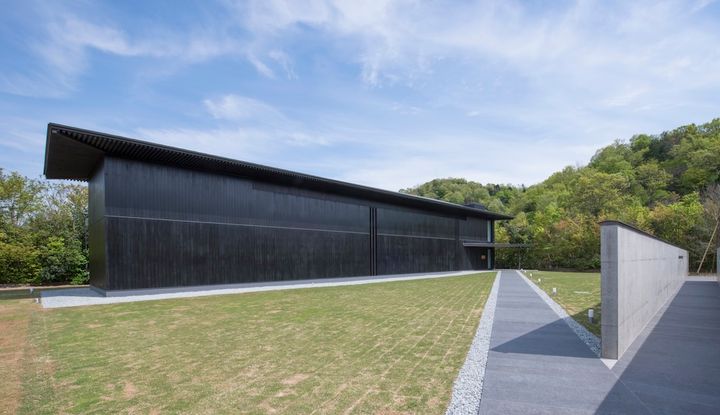 森の中の家 安野光雅館 写真提供：安藤忠雄建築研究所