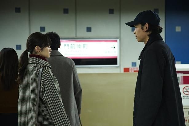 東野圭吾のベストセラーを、松村北斗＆今田美桜主演で映画化した『白鳥とコウモリ』は2位スタート [c]2026「白鳥とコウモリ」製作委員会