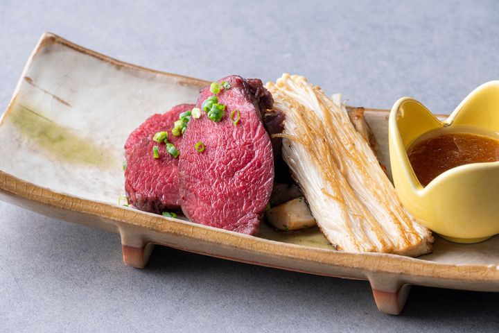 【長野・上田御膳】鹿ロースのローストとキノコのソテー ジャポネソース