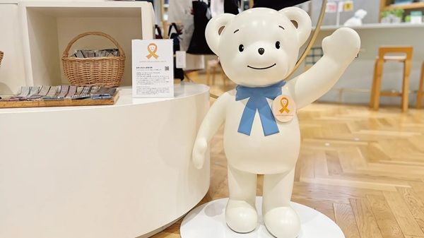【兵庫県神戸市・東京都渋谷区】早稲田大学ビジネススクールのゼミが、ファミリアで⼩児がん啓発キャンペーンを実施中