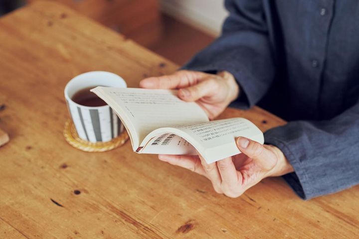 本は人生の一部。「どんなときも本や歌詞の一節に救われてきました」