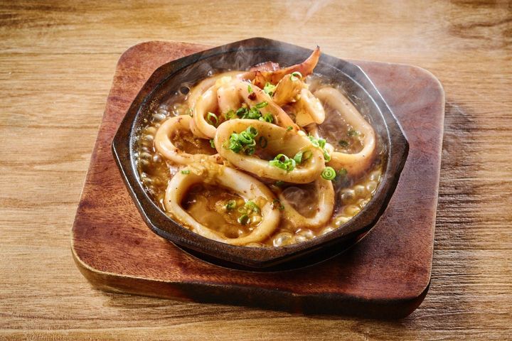 鉄板いか肝バター / 鉄板いか肝バター 590円（税込649円）