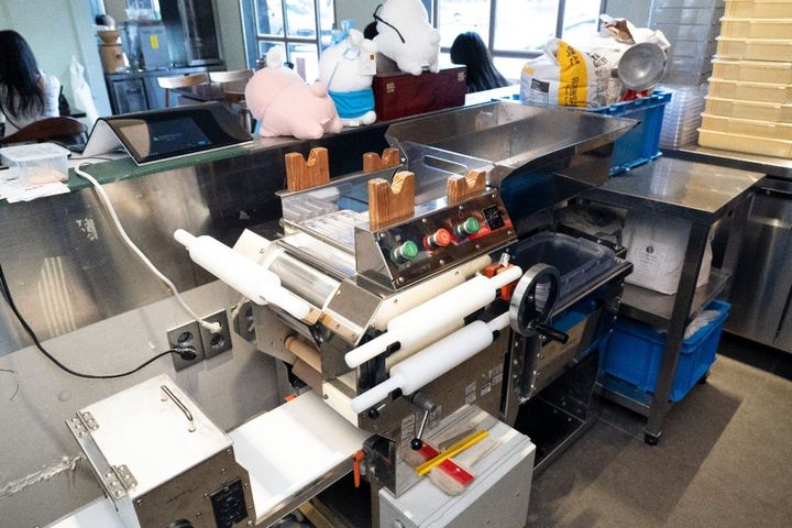 番組で登場したW2000万の製麺機はお店にも！