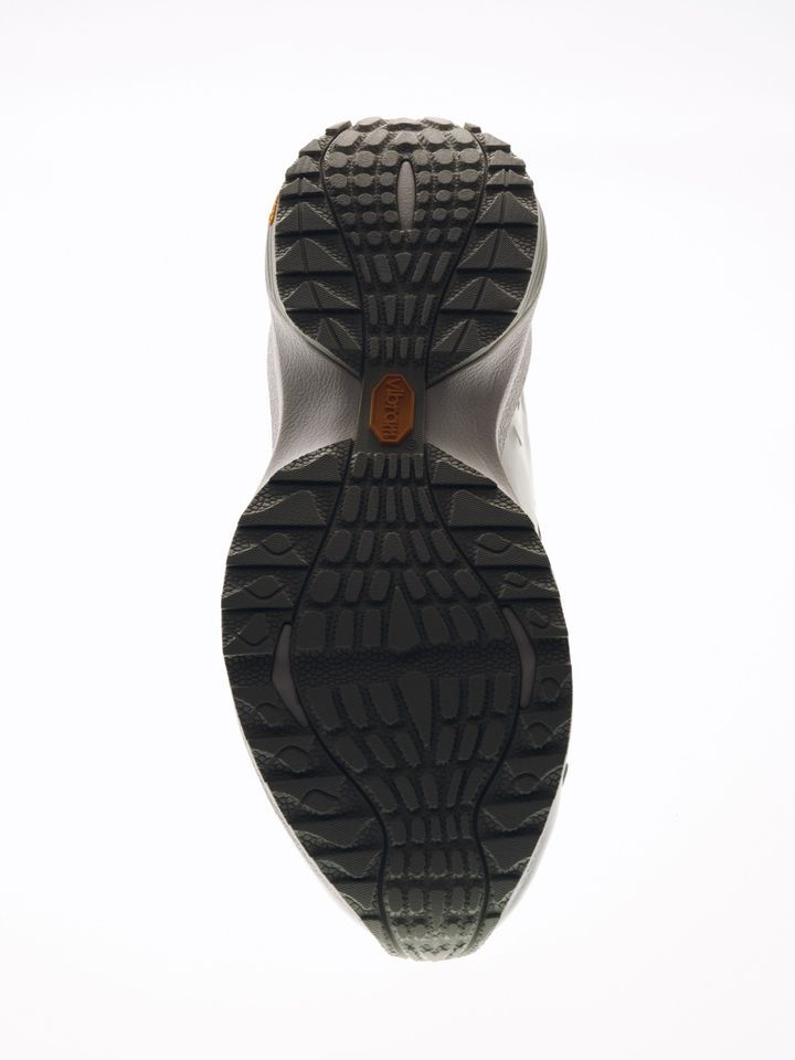 「Petal Trainers」に採用されたVibram®製の「MC2 Road Running Sole」