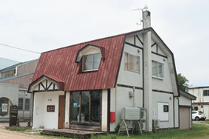大沼湖畔の気軽なドミトリー！「Yukara Leaf Lodge」｜宿カタログ