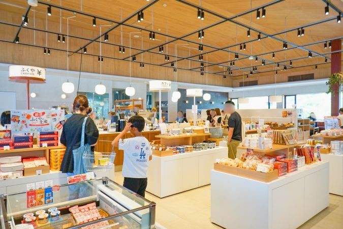 BAKE OTTO売り場+カフェ