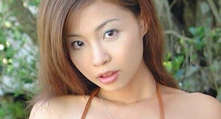 【写真・画像】「親同伴恋リア」27歳バーレスクダンサー、母親との関係を告白「お母さんはなんでもいうこと聞いてくれる」 1枚目