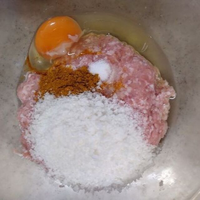 材料を混ぜる