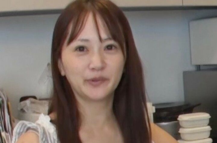 【写真・画像】「哺乳瓶とミルク缶で埋め尽くされてる」“4児の母”の元グラドル（40）、自宅キッチンを公開「料理をするスペースがない！」 1枚目