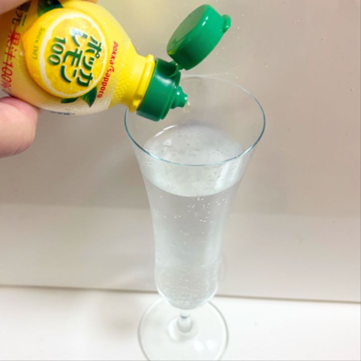 自立するパウチで「ささっと！砂糖」が注ぎやすい◎冷たくてもサッと溶けるのが良い！