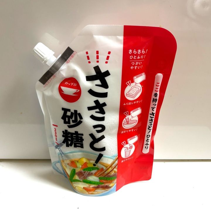 自立するパウチで「ささっと！砂糖」が注ぎやすい◎冷たくてもサッと溶けるのが良い！