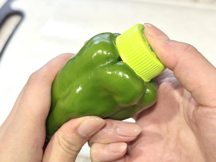 画像1: キャップで種を取る方法