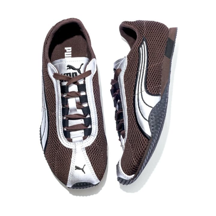 薄底 スニーカー 素材感 PUMA Hストリート ブラウンメッシュ×シルバーラインがインパクト絶大。レトロストリートな洒落感を体現。1万2100円（プーマ）