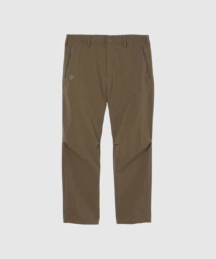 摩耗や引き裂きに強いCORDURA®ナイロンを使用した、レギュラーシルエットのロングパンツ。耐久性を備えながら、しなやかでドライタッチな軽い着心地となっている。
