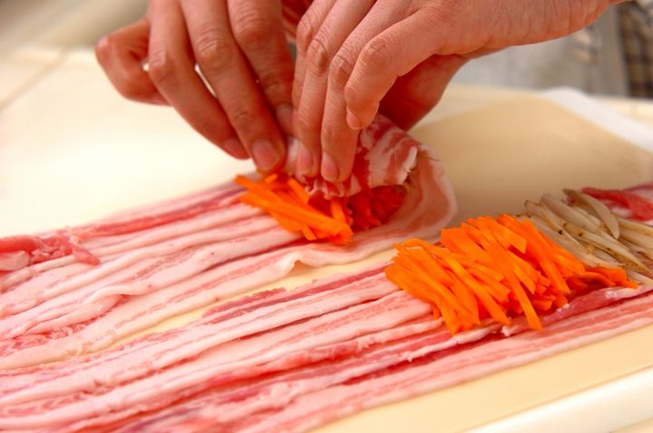 レンジで簡単！ゴボウとニンジンの肉巻きの作り方1