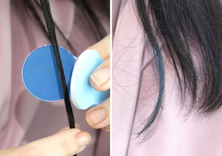 髪に青いヘアチョークを挟んで塗っている様子と染まった髪