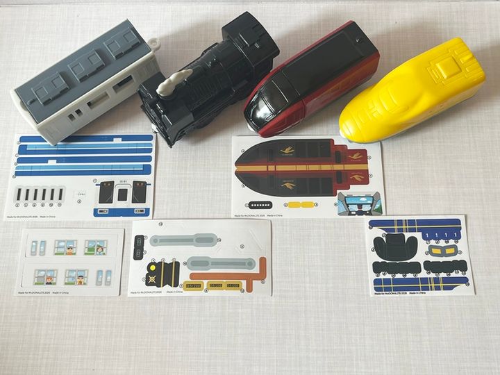 ハッピーセット「プラレール」