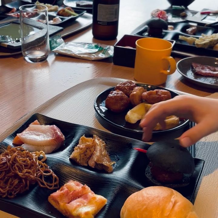 白樺湖池の平リゾート新本館での食事は子どもが大好きなビュッフェ。圧巻の種類の豊富さ！