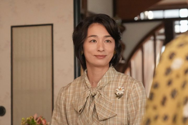 連続テレビ小説『ブラッサム』作家・土橋風子を演じる尾野真千子 （C）NHK width=