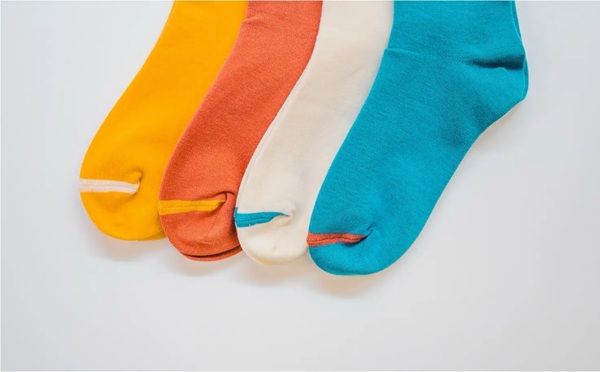 高円寺の小杉湯が、自社商品「小杉湯くつした」のオンライン販売を開始！全4色を用意