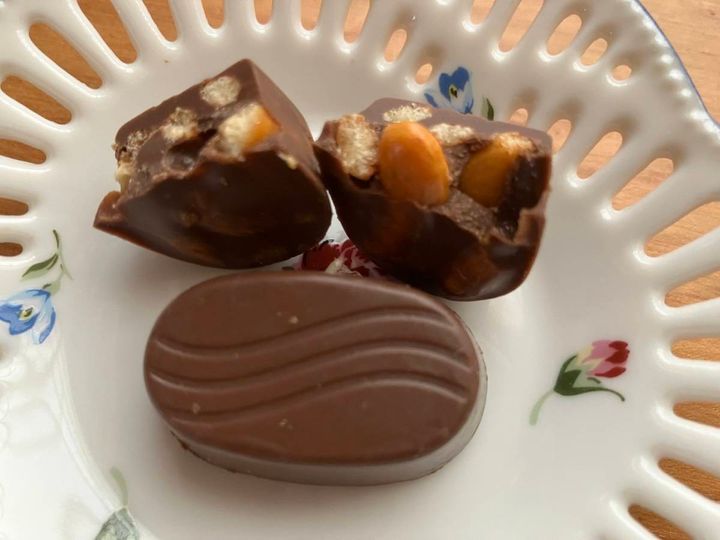 セリア：柿の種チョコS