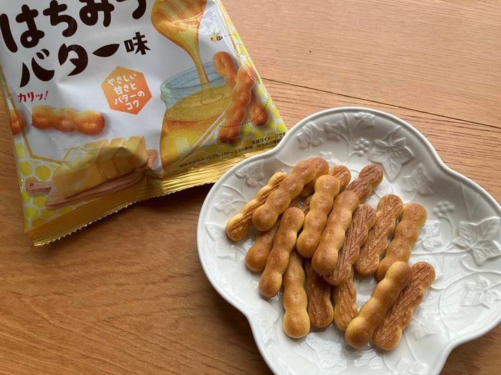 セリア：ギンビス アスパラガスビスケット はちみつバター味