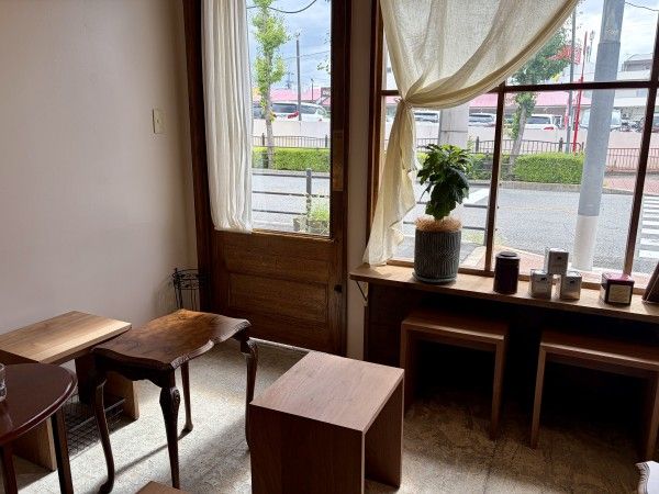 mikuri book cafe