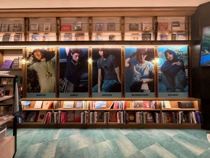 CORTISカフェ店内各メンバーのビジュアルも