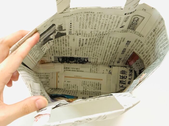 【新聞紙活用】パタパタ折るだけで大変身！捨てる前に試したい「おしゃれミニバッグ」が実用的でかわいすぎ♡