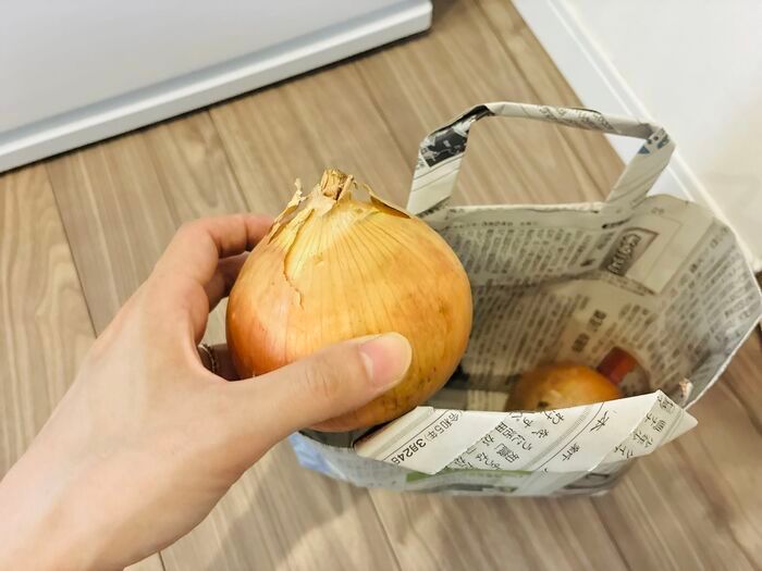 【新聞紙活用】パタパタ折るだけで大変身！捨てる前に試したい「おしゃれミニバッグ」が実用的でかわいすぎ♡