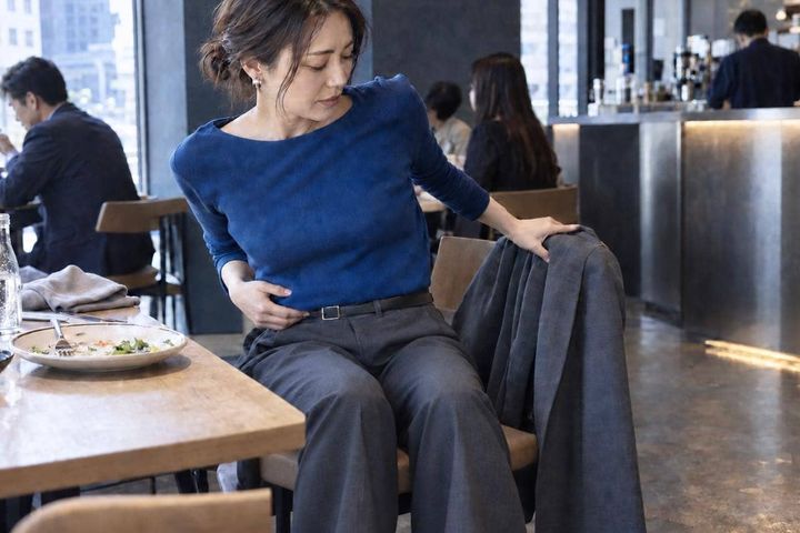 「昼食後、お腹がパンパン…」食事量を減らす前に見直したい２つのこと