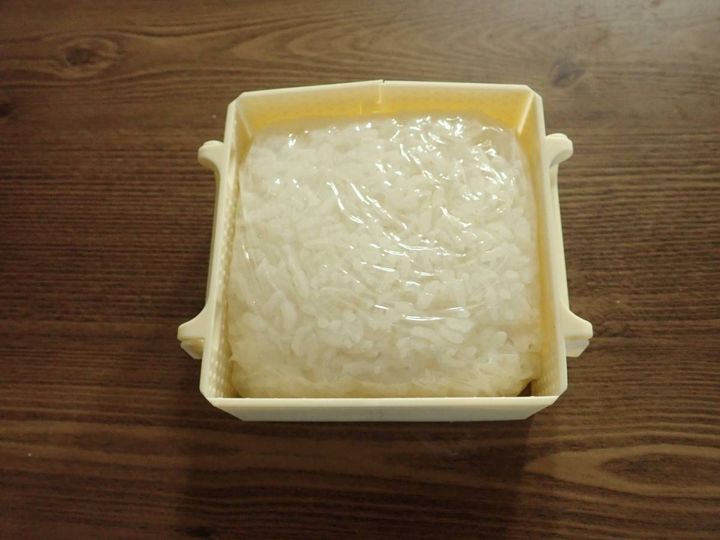 ダイソー：らくらくラップご飯