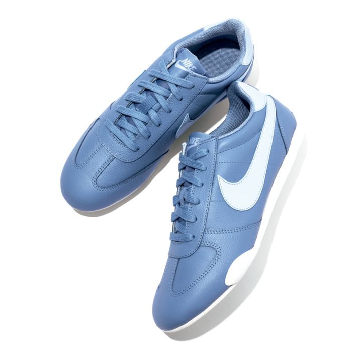 薄底 スニーカー カラー NIKE SPRINT SISTER【ナイキ スプリント シスター】 レザーアッパーで上品にはける。ブルーがさわやか。1万3640円（ナイキ スポーツウェア／ナイキ カスタマーサービス）