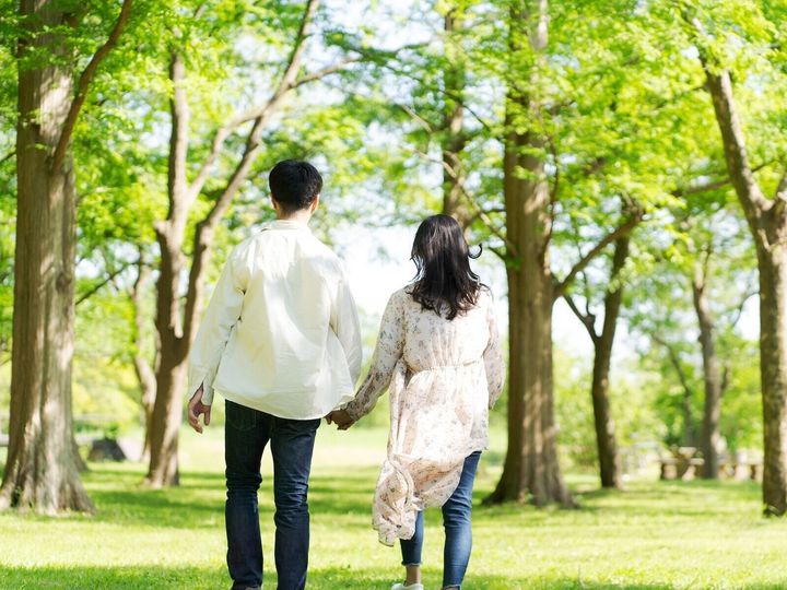 「妻が年上」の夫婦が珍しくなくなった今、年齢差だけで結婚生活の幸せは決まらない。8歳年下の夫と幸せに暮らす女性と、2歳年下の夫との別居を考える女性。2人の夫には「決定的な違い」があった。※画像：PIXTA