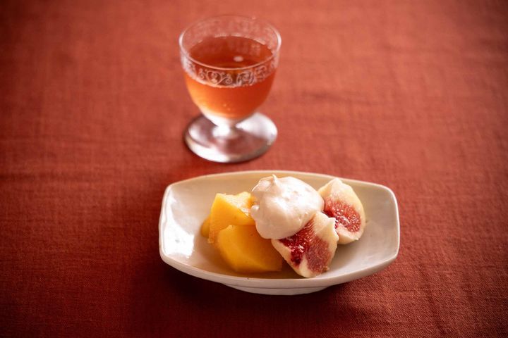 フルーツの甘味を包み込む胡麻×豆腐ソース！ロゼワインがすすむ「いちじく＆柿の豆腐ソース」