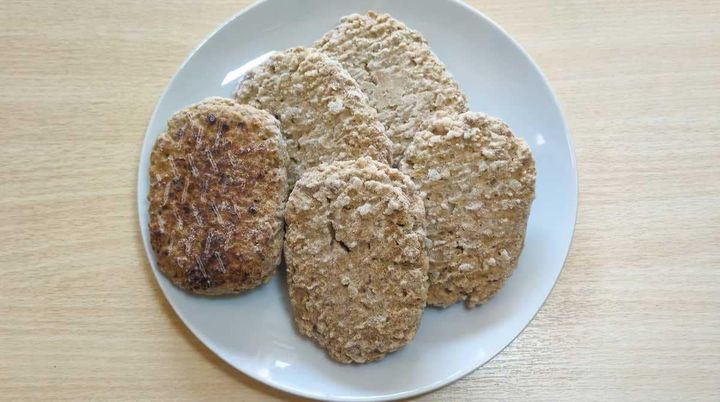 業務スーパー┃お肉屋さんの牛豚焼き上げハンバーグ