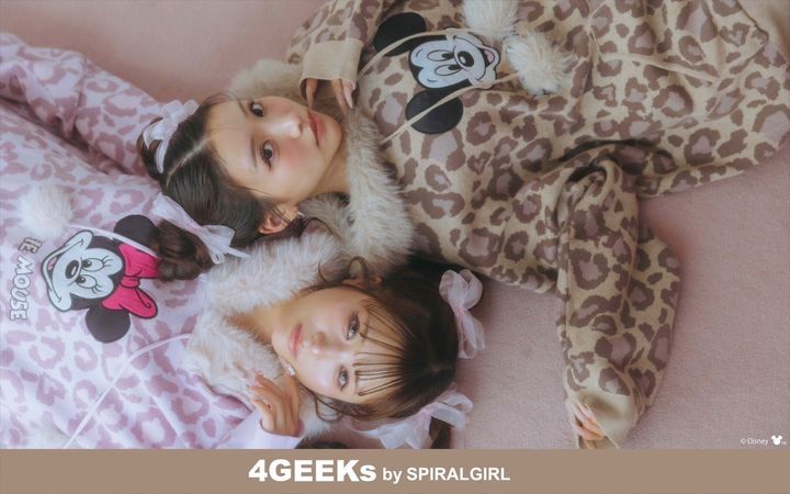 「Leopard Collection」を着用したビジュアル