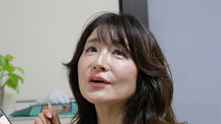 【写真・画像】“奇跡の61歳”女性、手にヒアルロン酸8本の施術の痛み明かす「ダウンタイムは…」 1枚目
