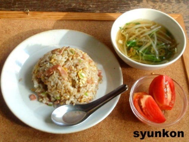 「ねぎとベーコンのバター醤油焼き飯」レシピ